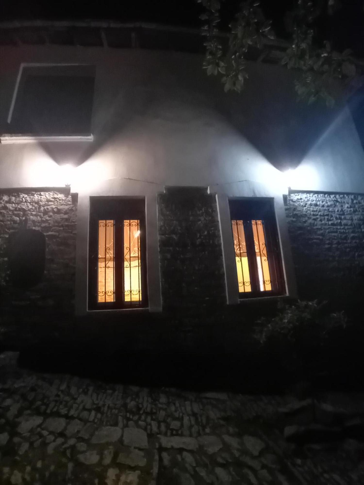 Arpet Guesthouse Gjirokastër Eksteriør billede