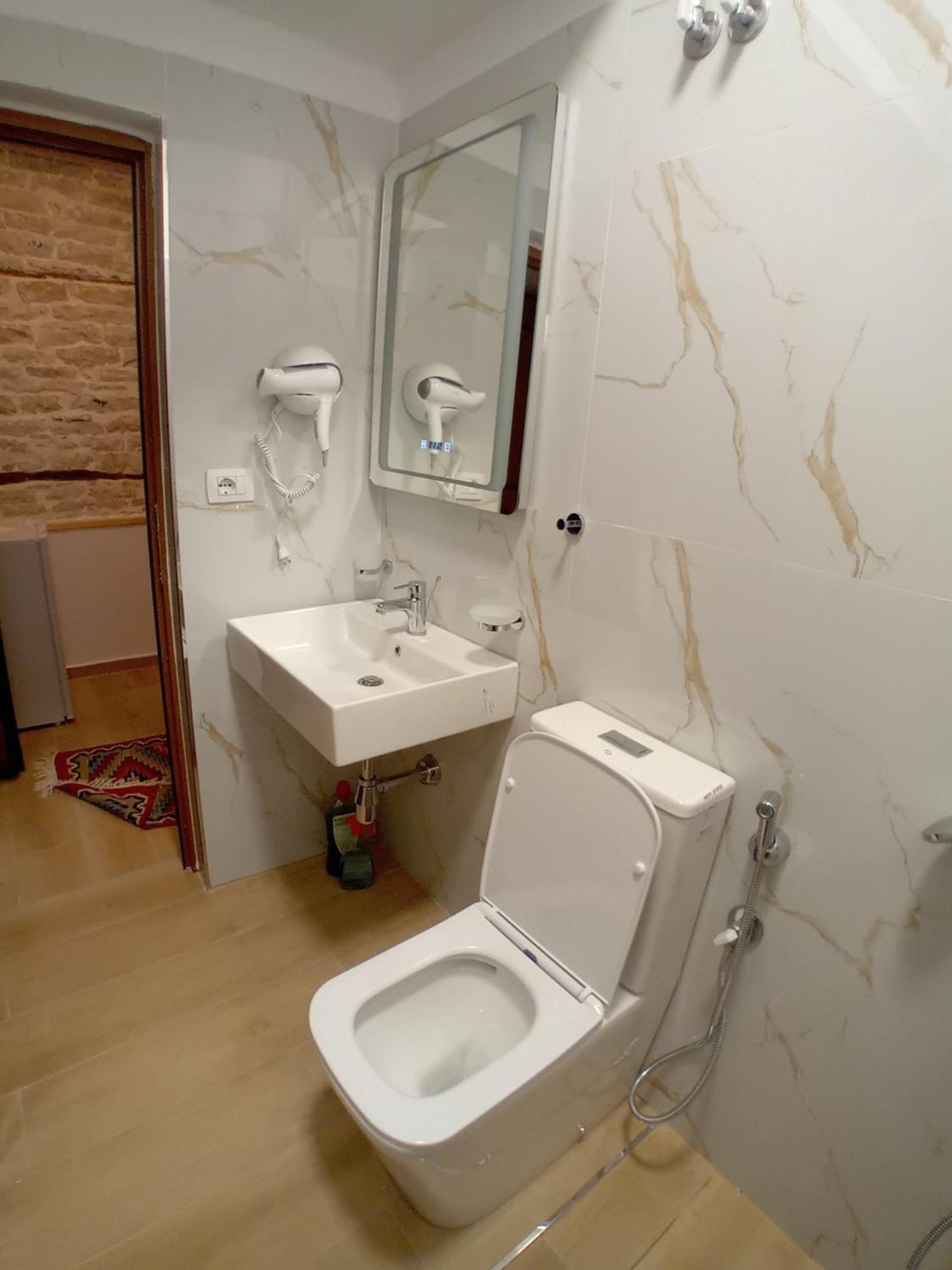 Arpet Guesthouse Gjirokastër Eksteriør billede